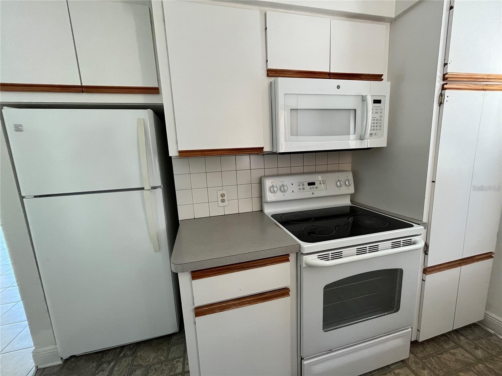 3842 Hawkeye Circle Sarasota FL 34232 A4693864 image4