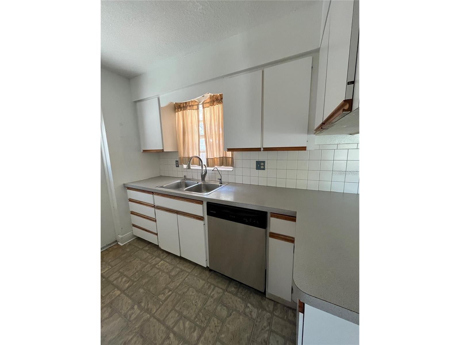 3842 Hawkeye Circle Sarasota FL 34232 A4693864 image5