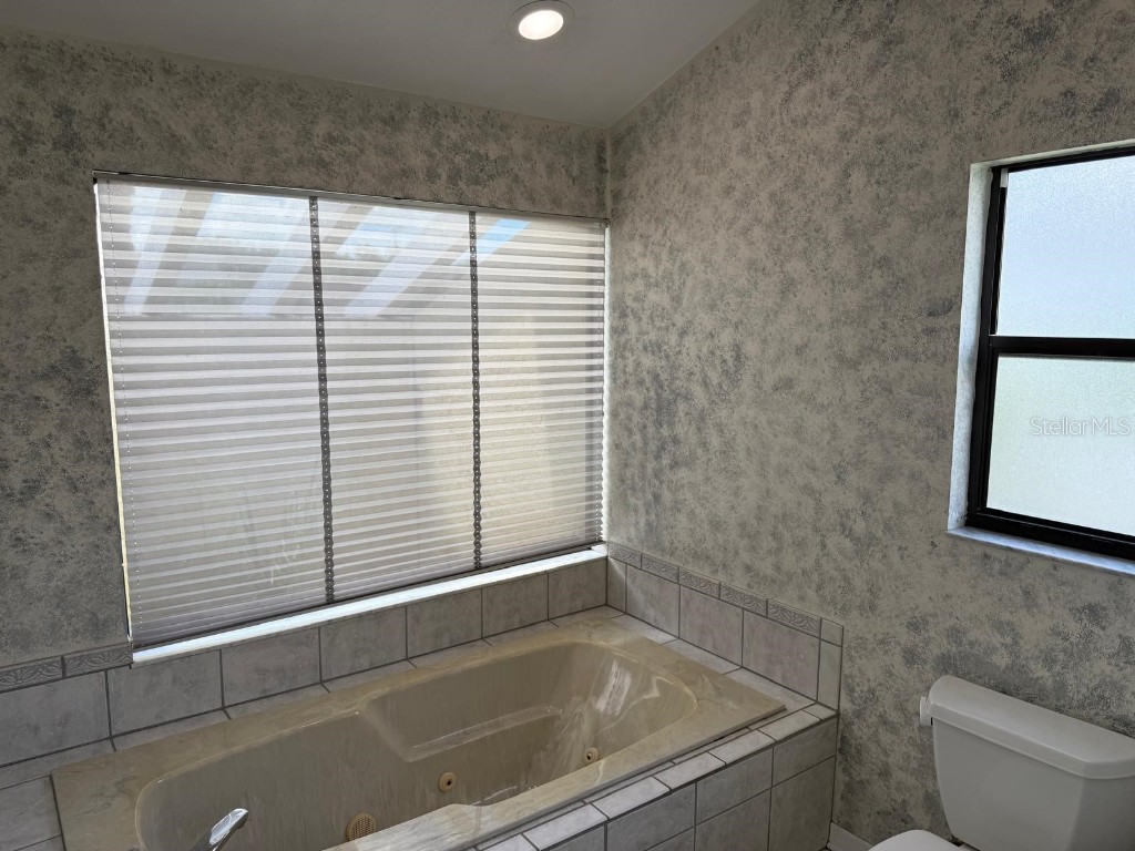 3842 Kingston Boulevard Sarasota FL 34238 A4665265 image21