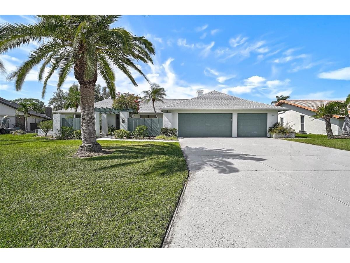 3842 Torrey Pines Way Sarasota FL 34238 A4690361 image1