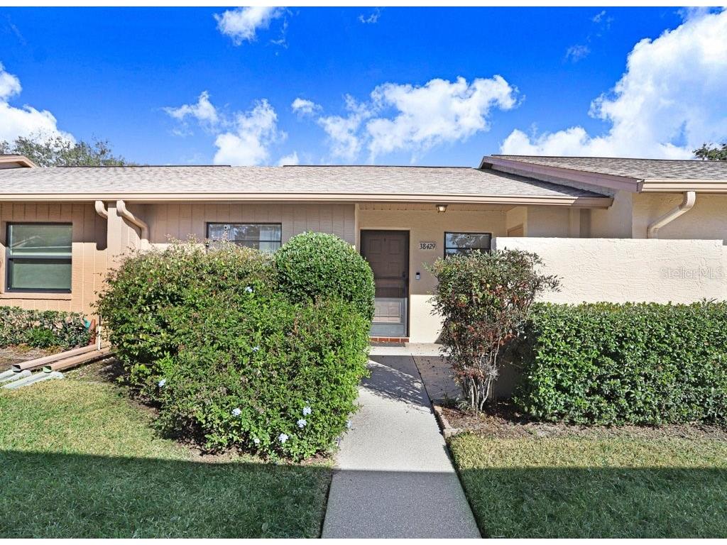 38429 Cottonwood Place Zephyrhills FL 33542 TB8471535 image1
