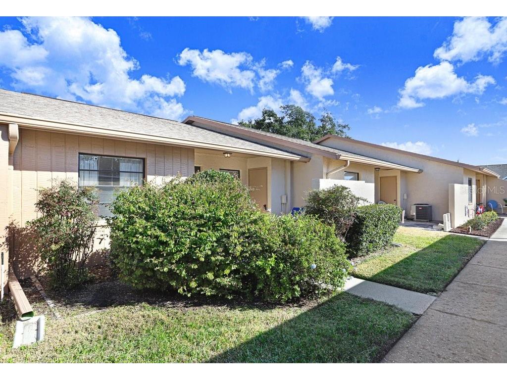 38429 Cottonwood Place Zephyrhills FL 33542 TB8471535 image2