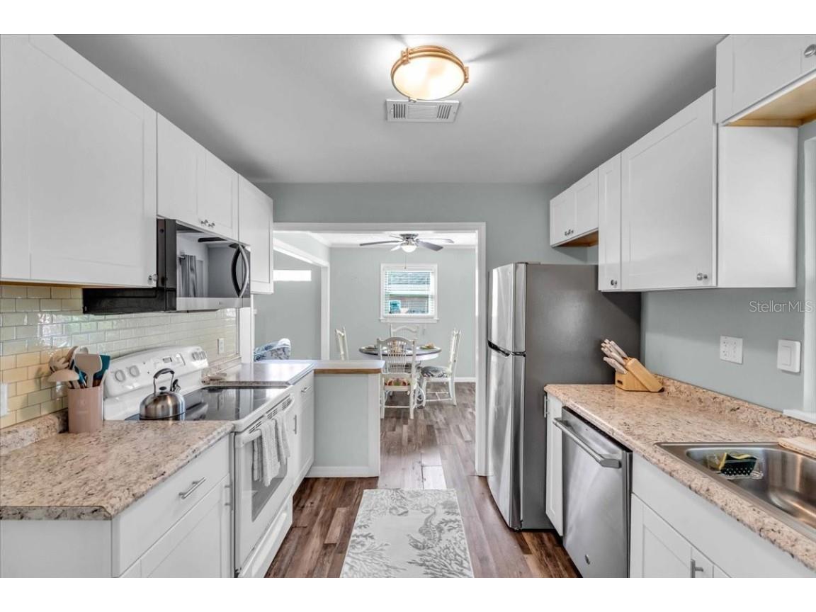 3843 Chapel Drive Sarasota FL 34234 A4653666 image24