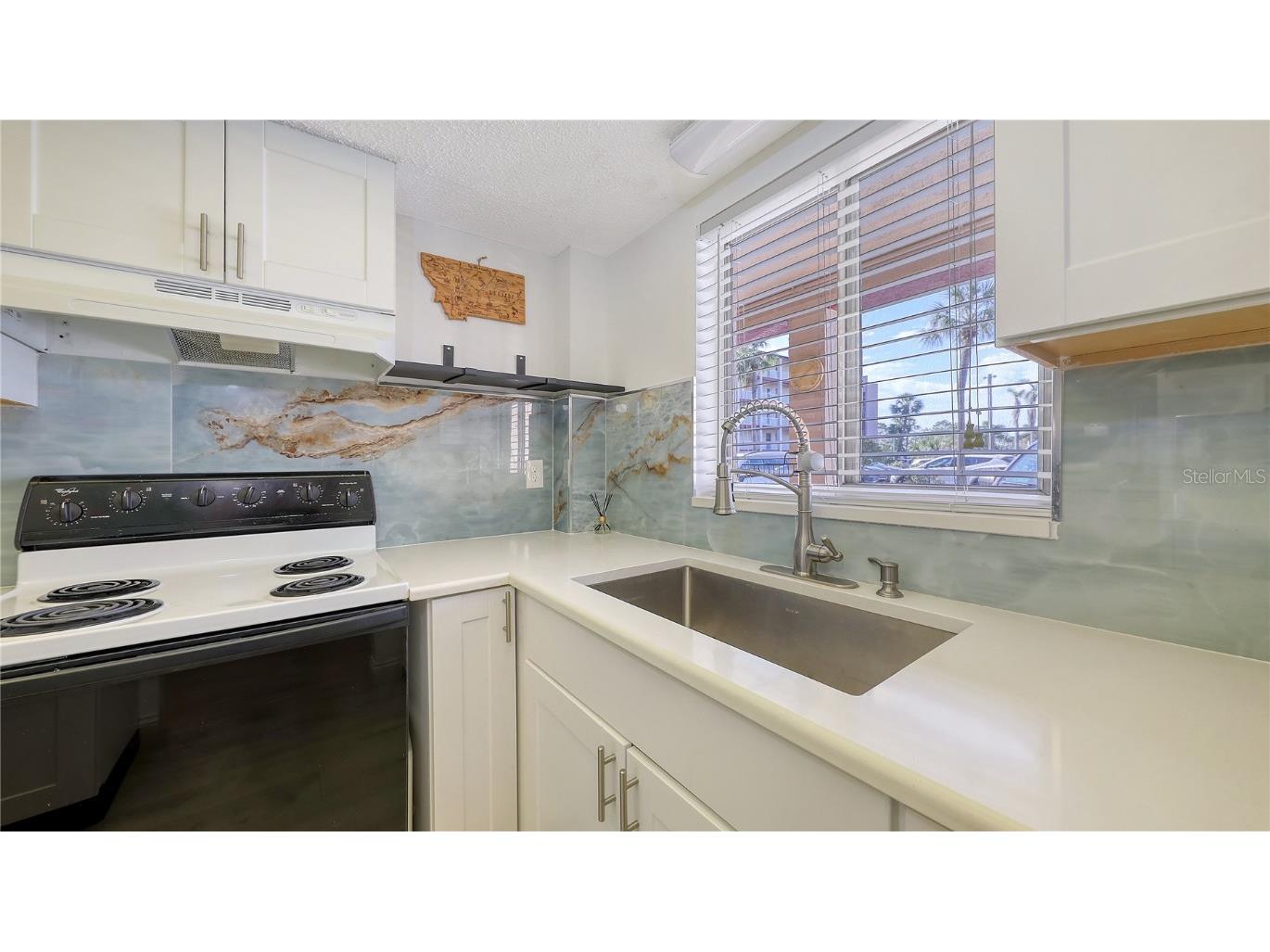 3845 Lake Bayshore Drive #F103 Bradenton FL 34205 N6138113 image13