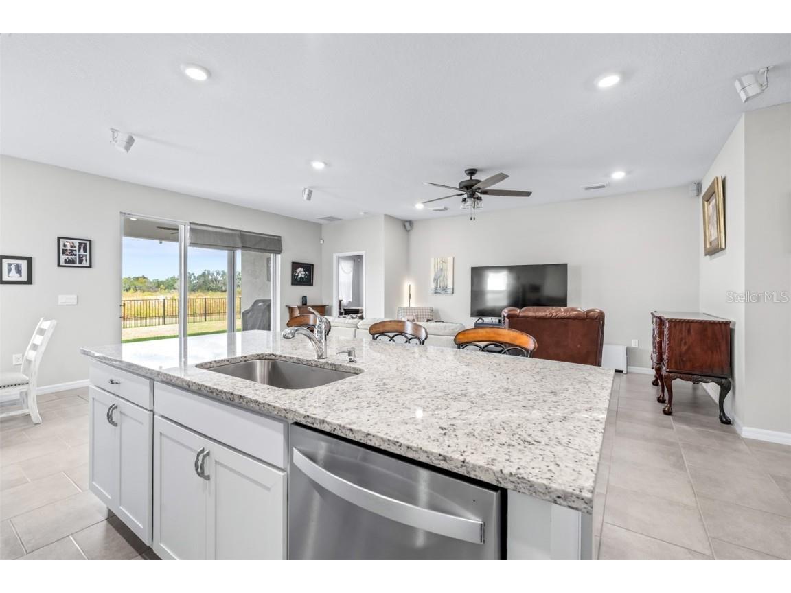 3847 Sunny Spring Street Plant City FL 33565 TB8453453 image23