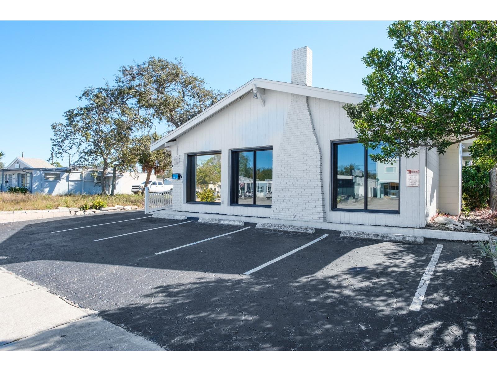 3848 Central Avenue Saint Petersburg FL 33711 TB8468708 image1