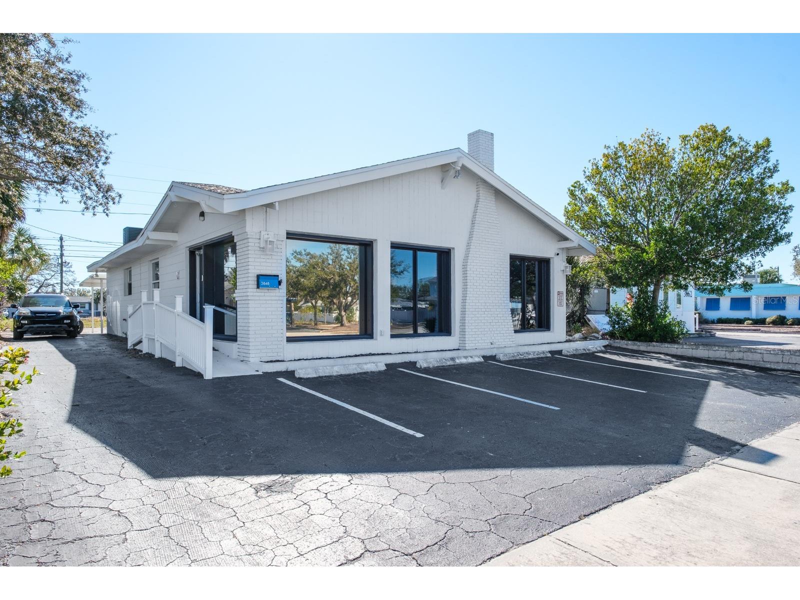 3848 Central Avenue Saint Petersburg FL 33711 TB8468708 image2