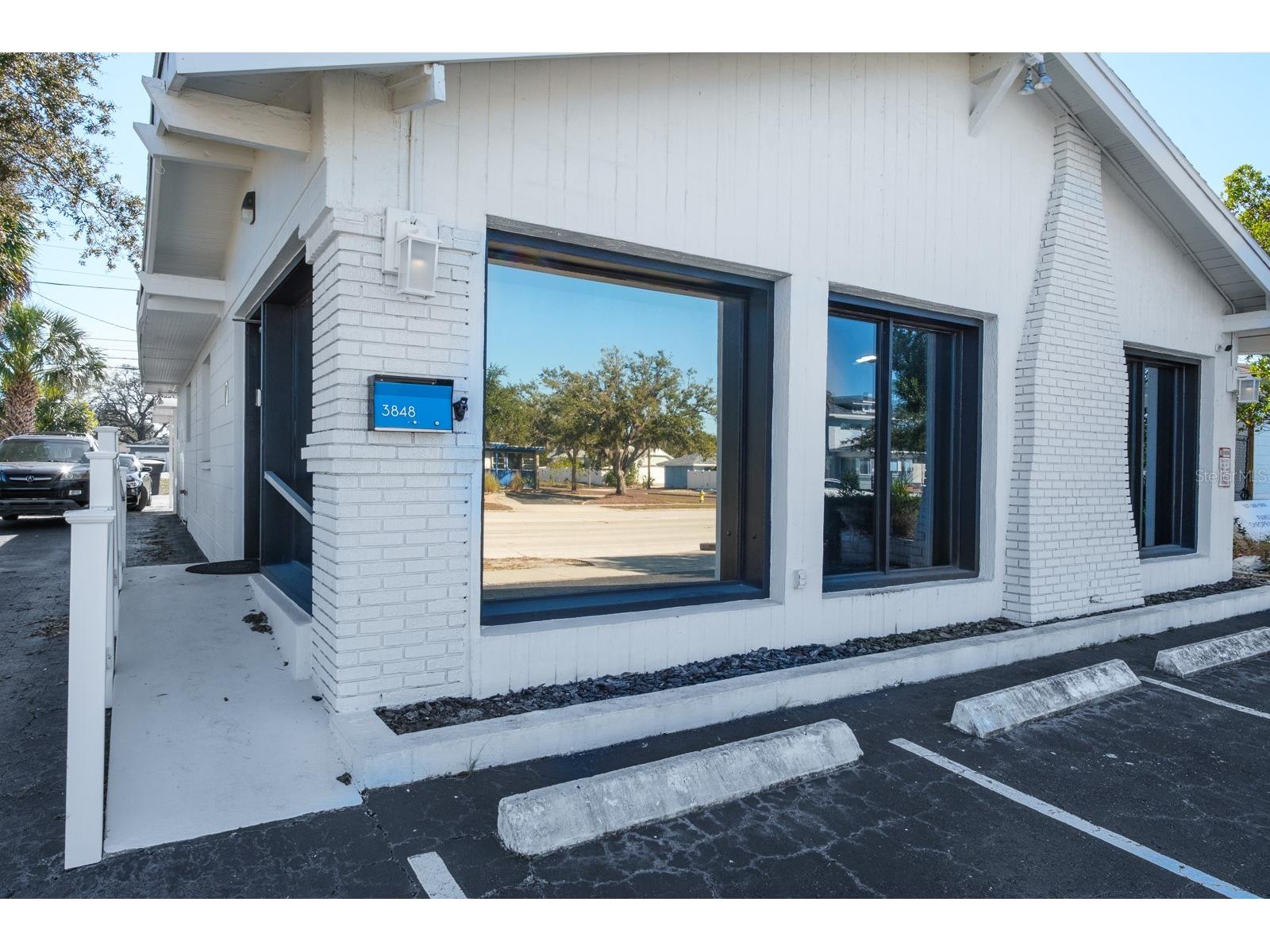 3848 Central Avenue Saint Petersburg FL 33711 TB8468708 image3