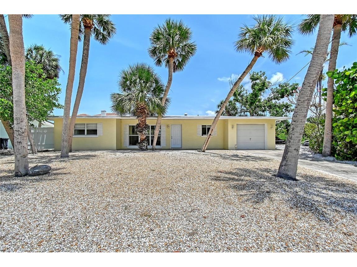 385 Avenida Madera Sarasota FL 34242 A4653809 image1