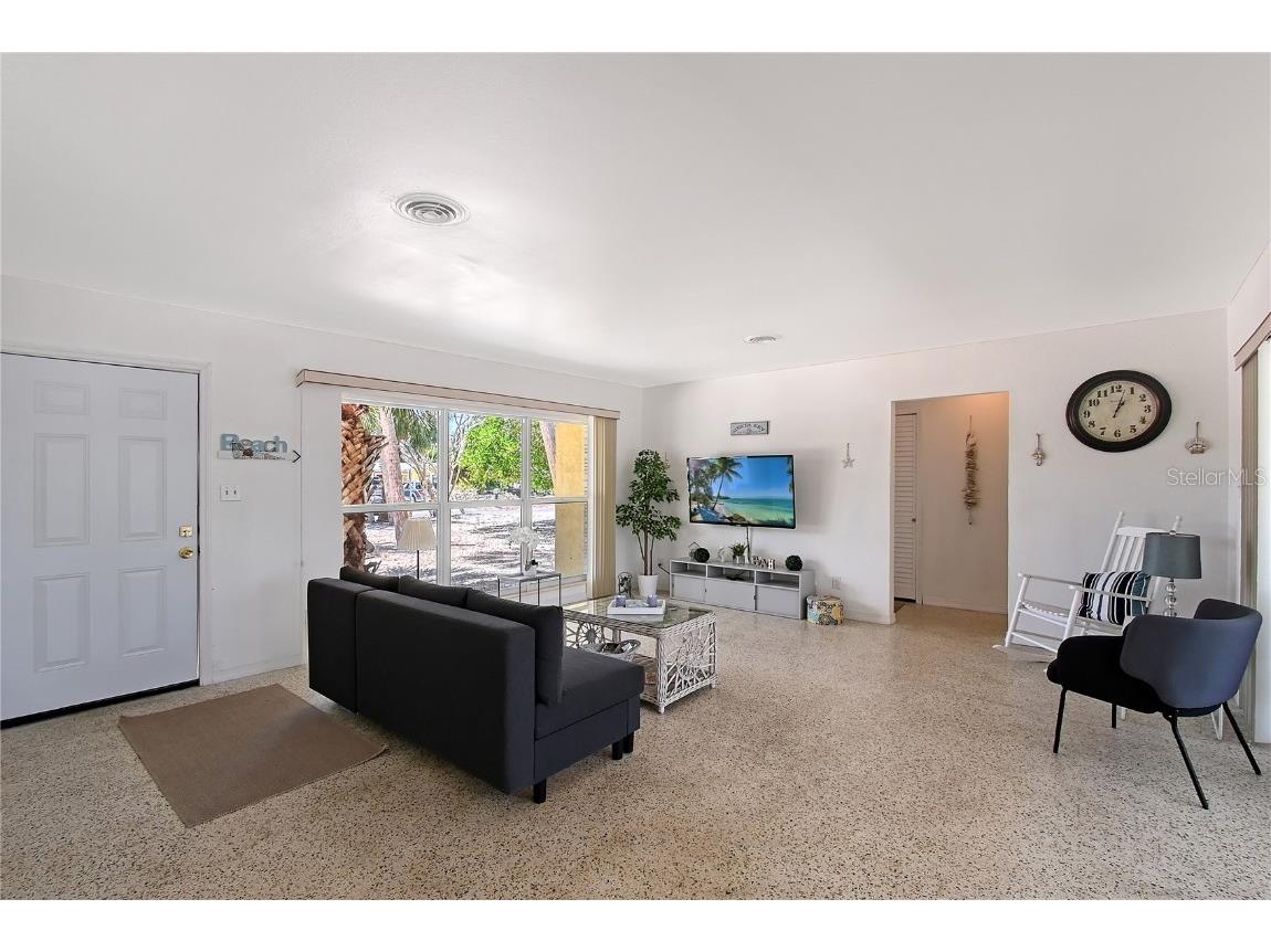 385 Avenida Madera Sarasota FL 34242 A4653809 image10