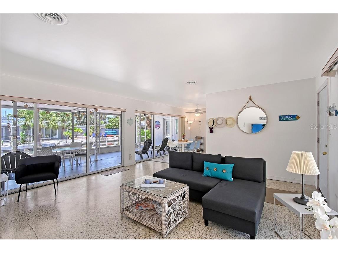 385 Avenida Madera Sarasota FL 34242 A4653809 image11