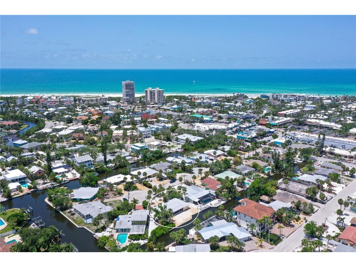 385 Avenida Madera Sarasota FL 34242 A4653809 image6