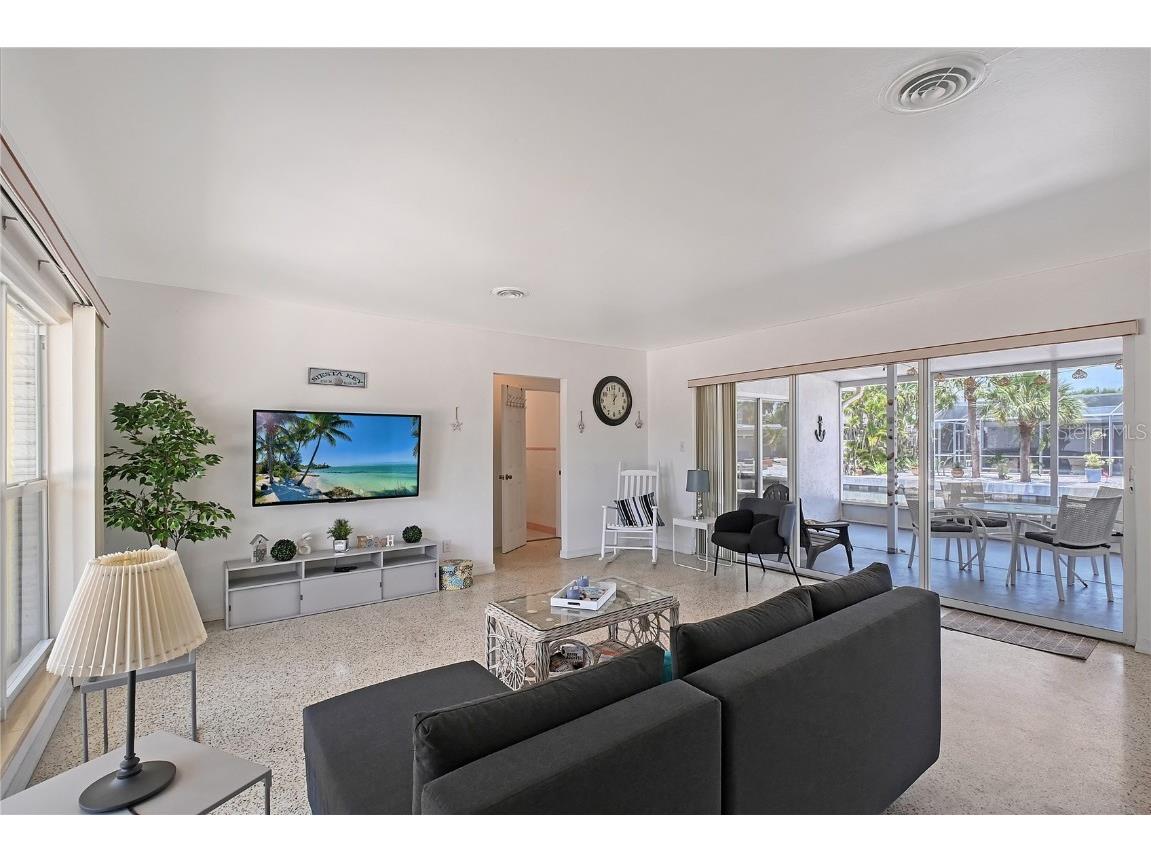 385 Avenida Madera Sarasota FL 34242 A4653809 image9