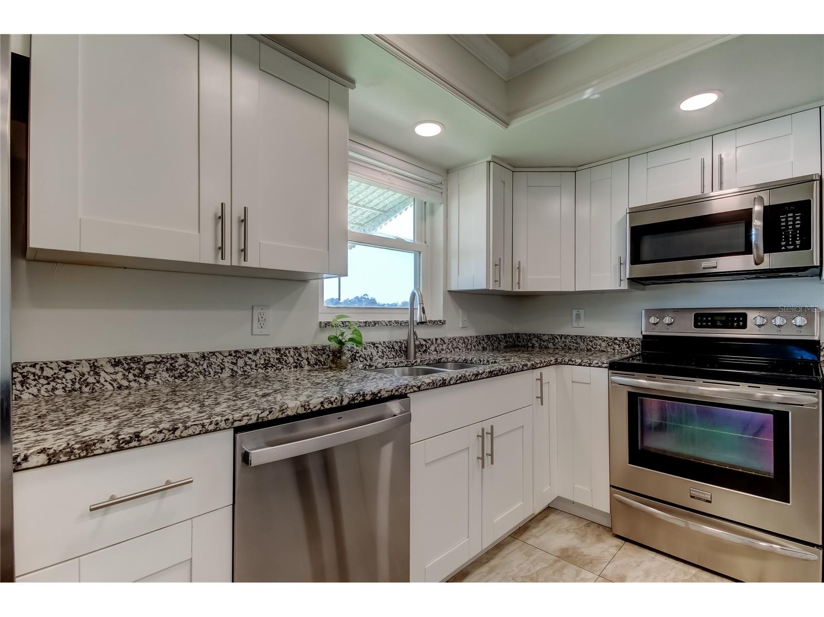 3850 13th Avenue N #105 Saint Petersburg FL 33713 - JORGENSEN LAKE PARK TB8450234 image16