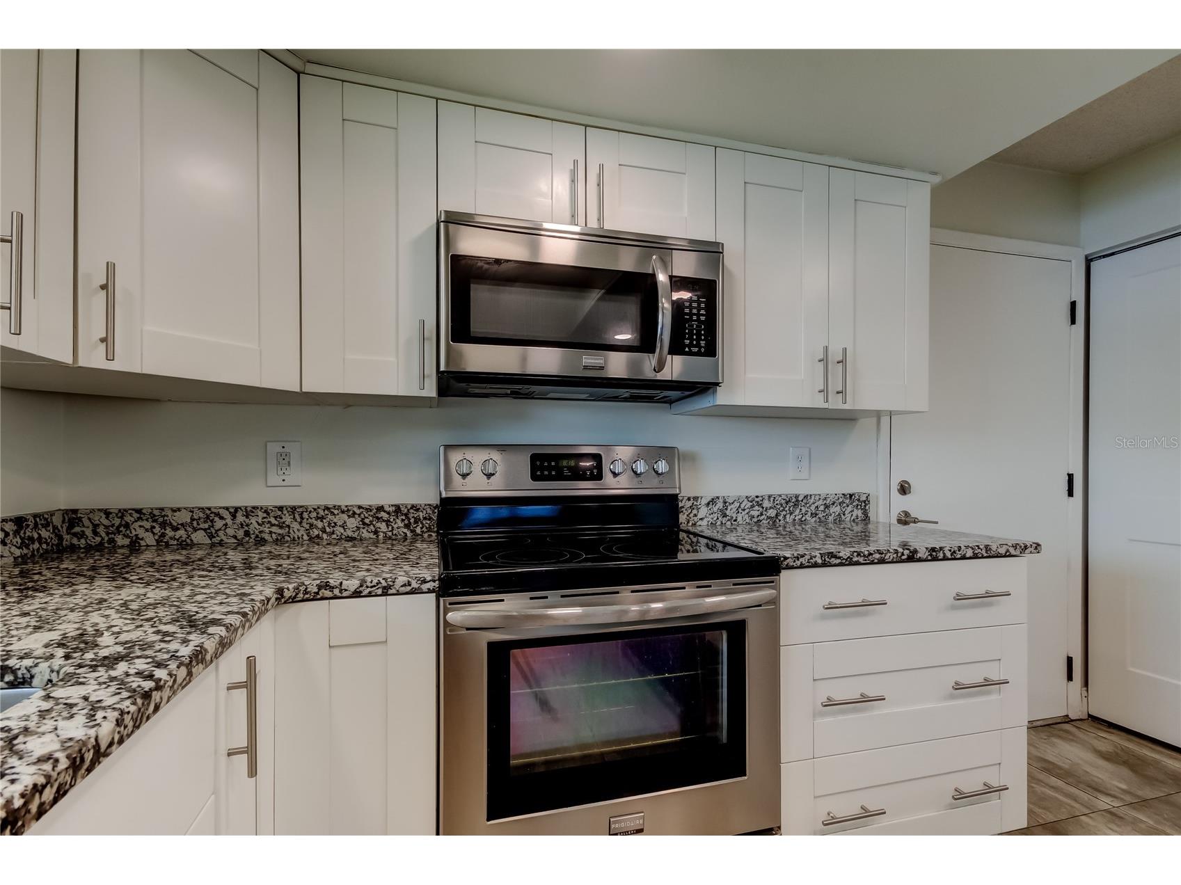 3850 13th Avenue N #105 Saint Petersburg FL 33713 - JORGENSEN LAKE PARK TB8450234 image18