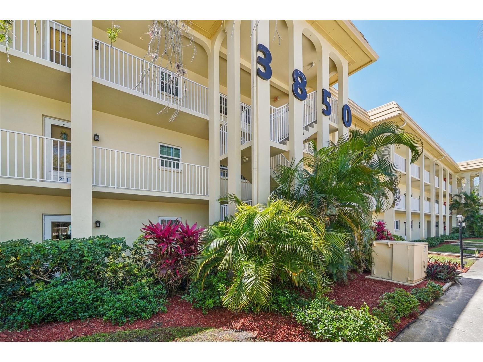 3850 13th Avenue N #210 Saint Petersburg FL 33713 - JORGENSEN LAKE TB8499235 image2
