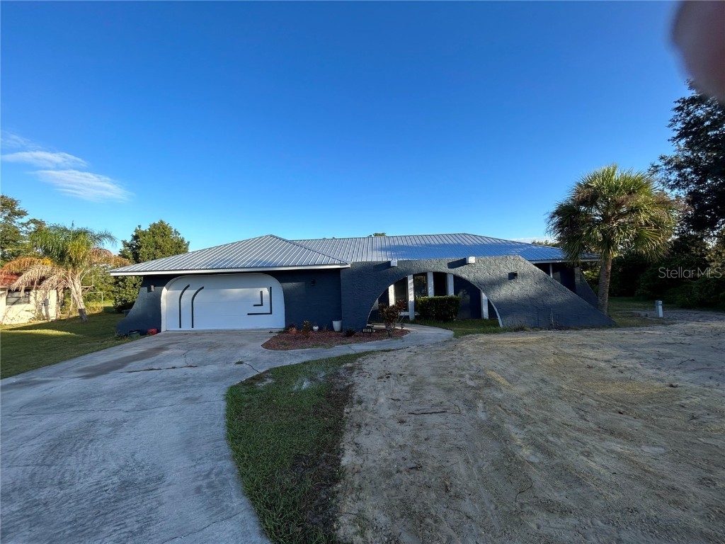 3850 Park Avenue Indian Lake Estates FL 33855 - LAKE WALK IN WATER T3483159 image1