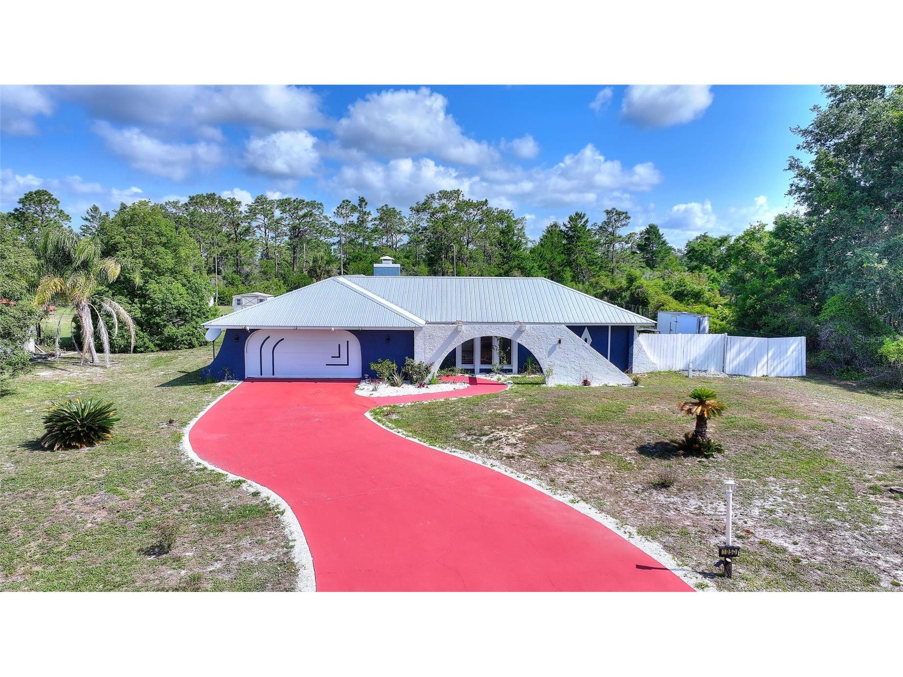 3850 Park Avenue Indian Lake Estates FL 33855 - LAKE WALK IN WATER P4938576 image1