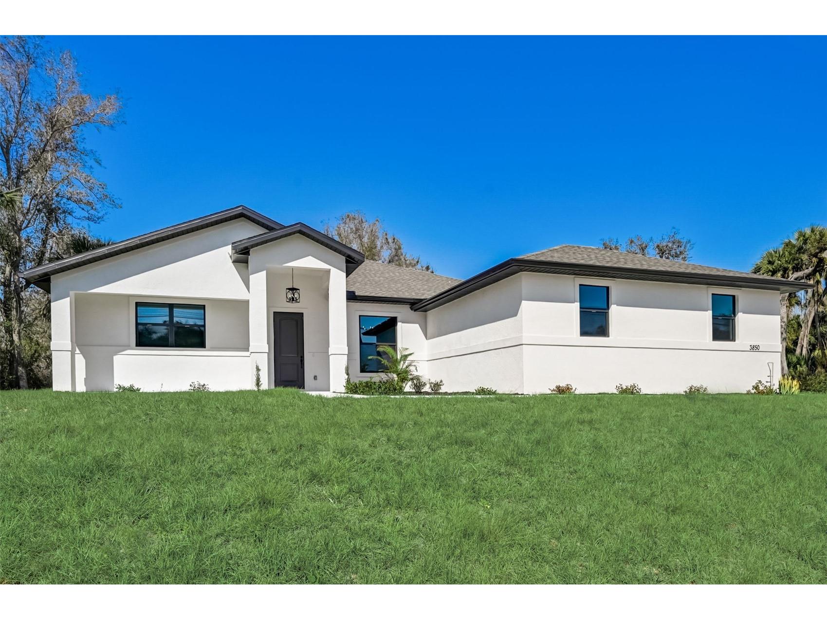 3850 Skyway Avenue North Port FL 34288 A4672339 image1