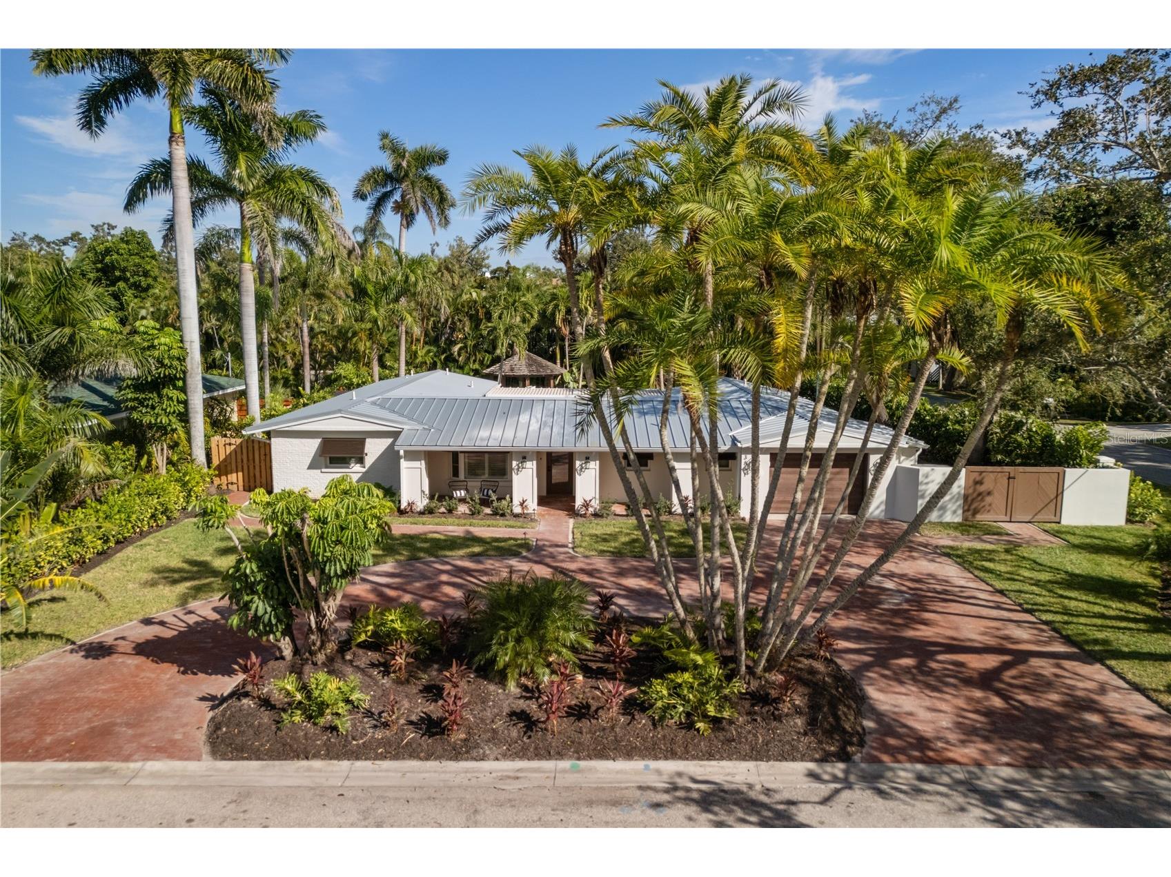 3851 Tangier Terrace Sarasota FL 34239 A4667394 image1