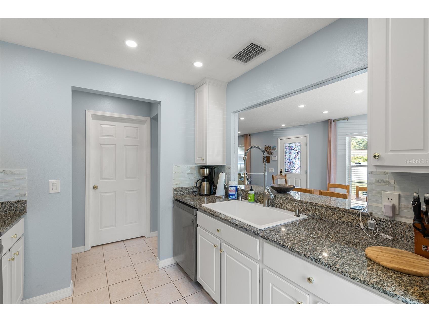 3852 Mandalay Drive Saint Petersburg FL 33705 TB8501610 image13