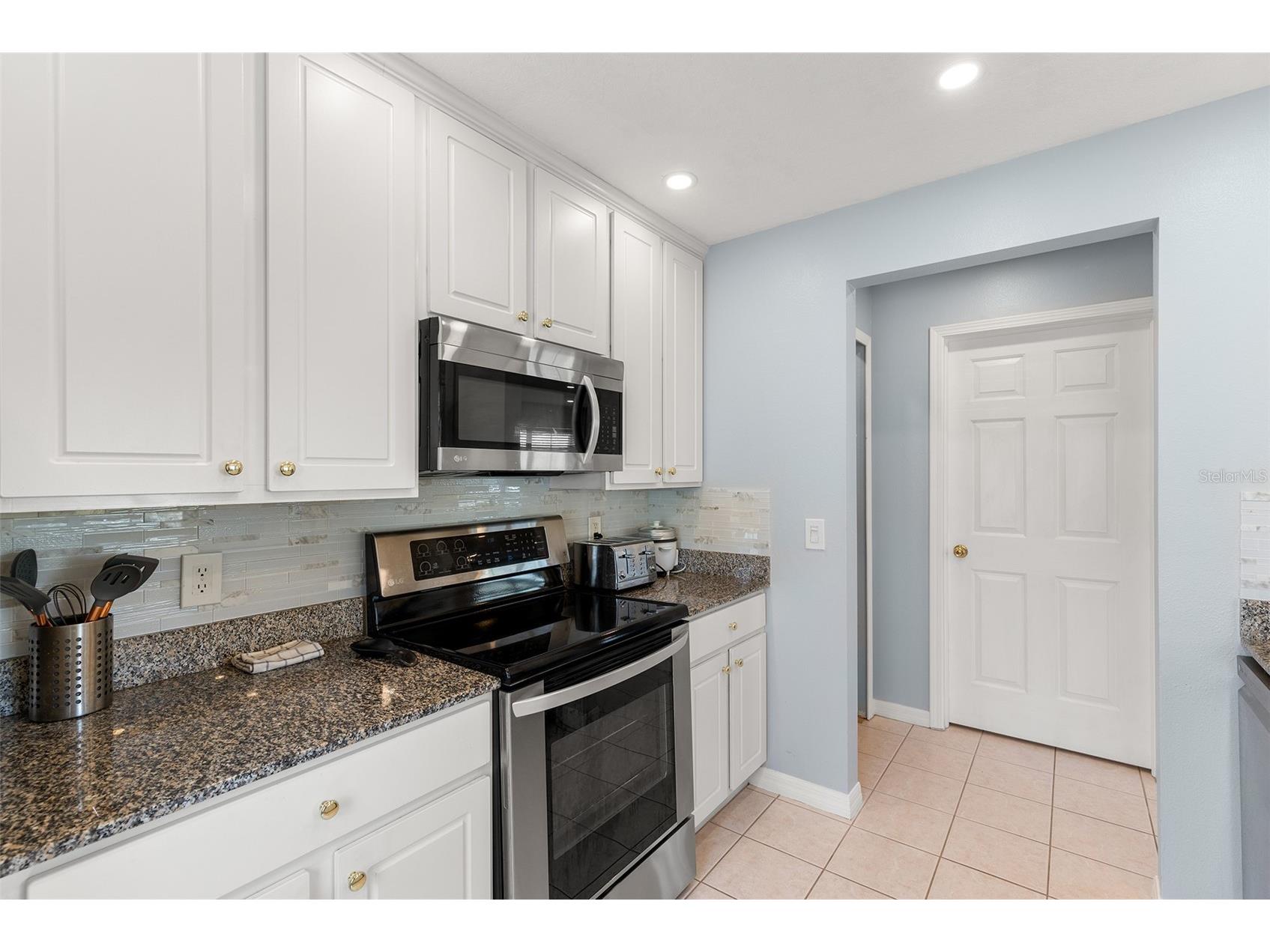 3852 Mandalay Drive Saint Petersburg FL 33705 TB8501610 image14