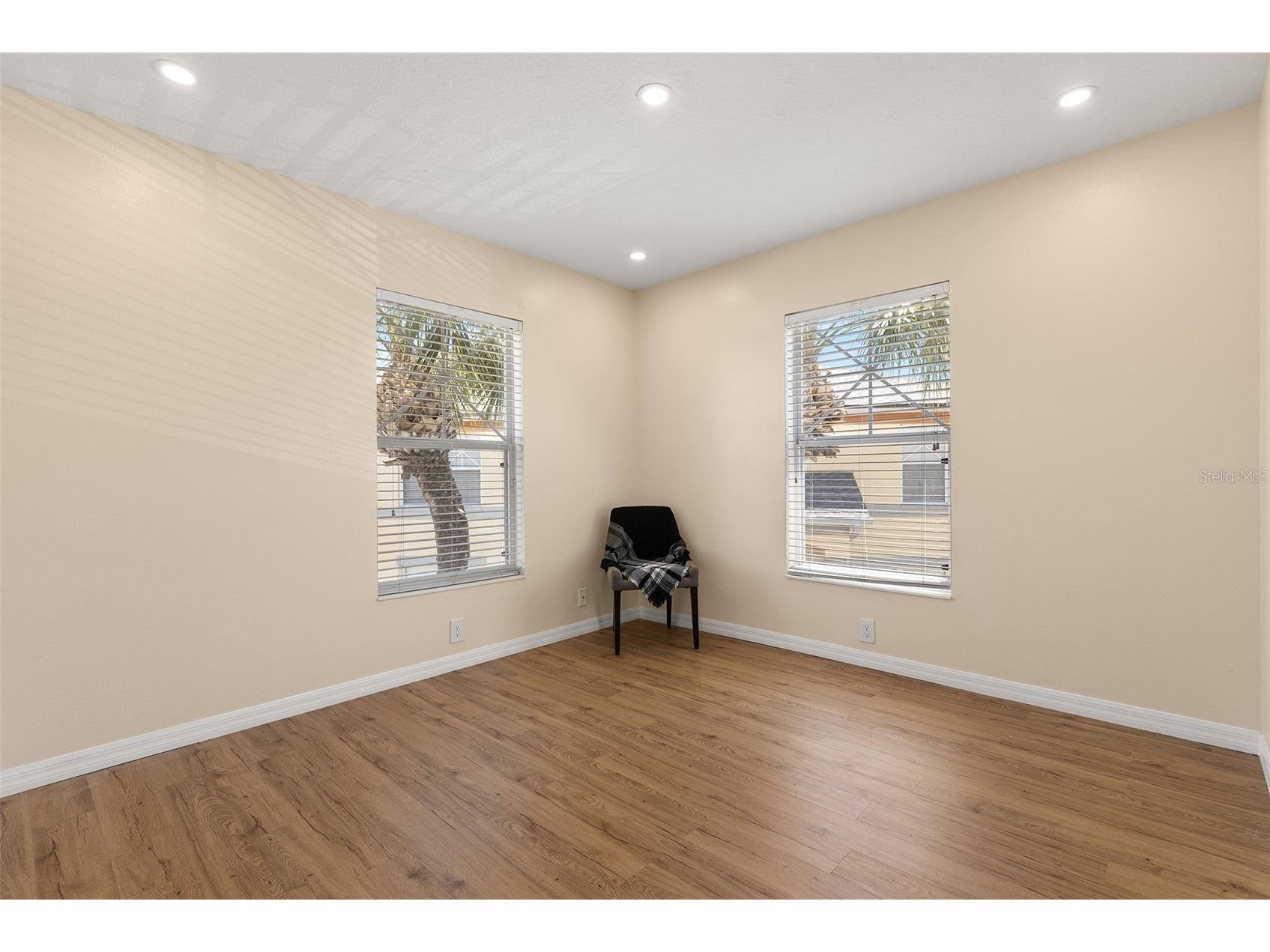 3852 Mandalay Drive Saint Petersburg FL 33705 TB8501610 image21