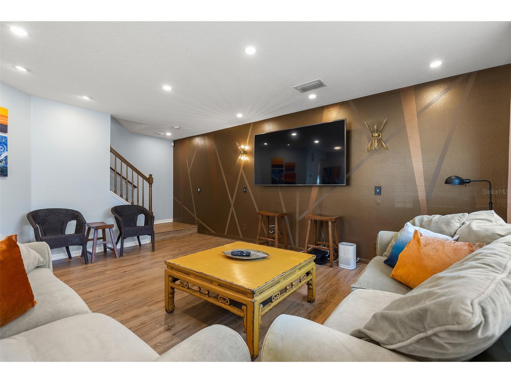3852 Mandalay Drive Saint Petersburg FL 33705 TB8501610 image3