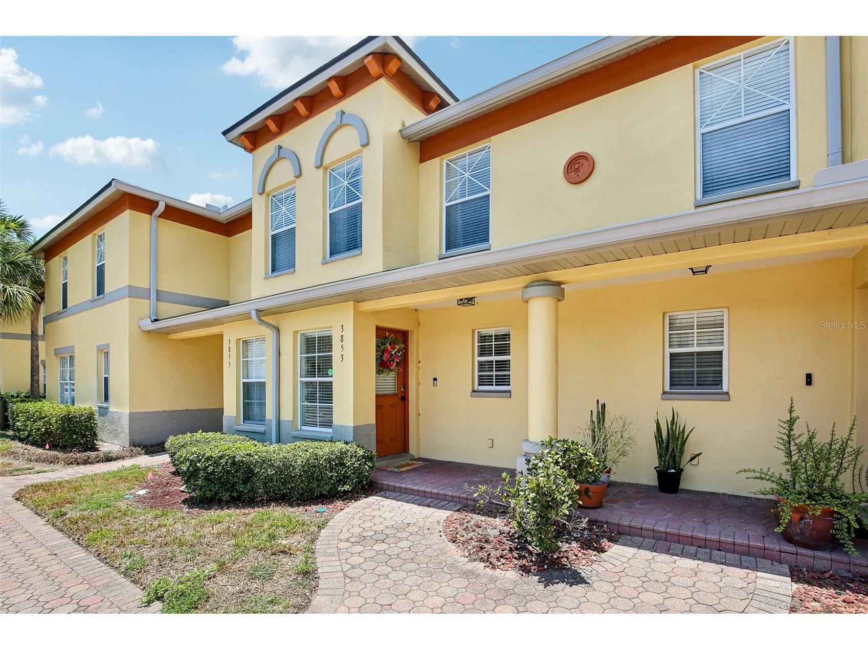 3853 Island Way Saint Petersburg FL 33705 TB8524322 image1