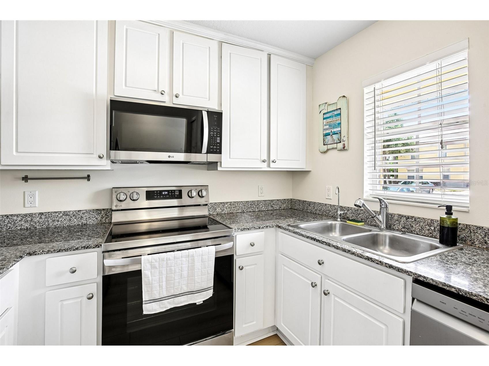 3853 Island Way Saint Petersburg FL 33705 TB8524322 image10