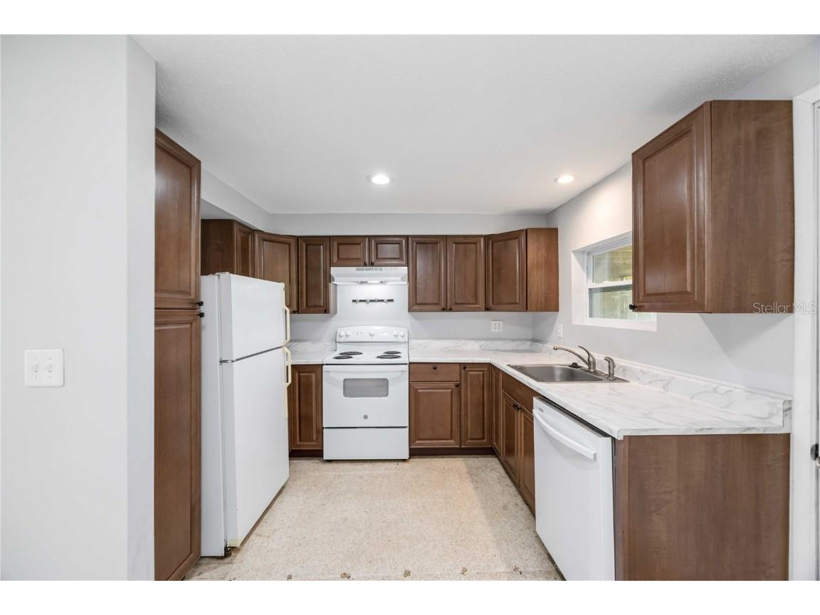 3853 Woodrow Ridge Street Sarasota FL 34233 A4673752 image9