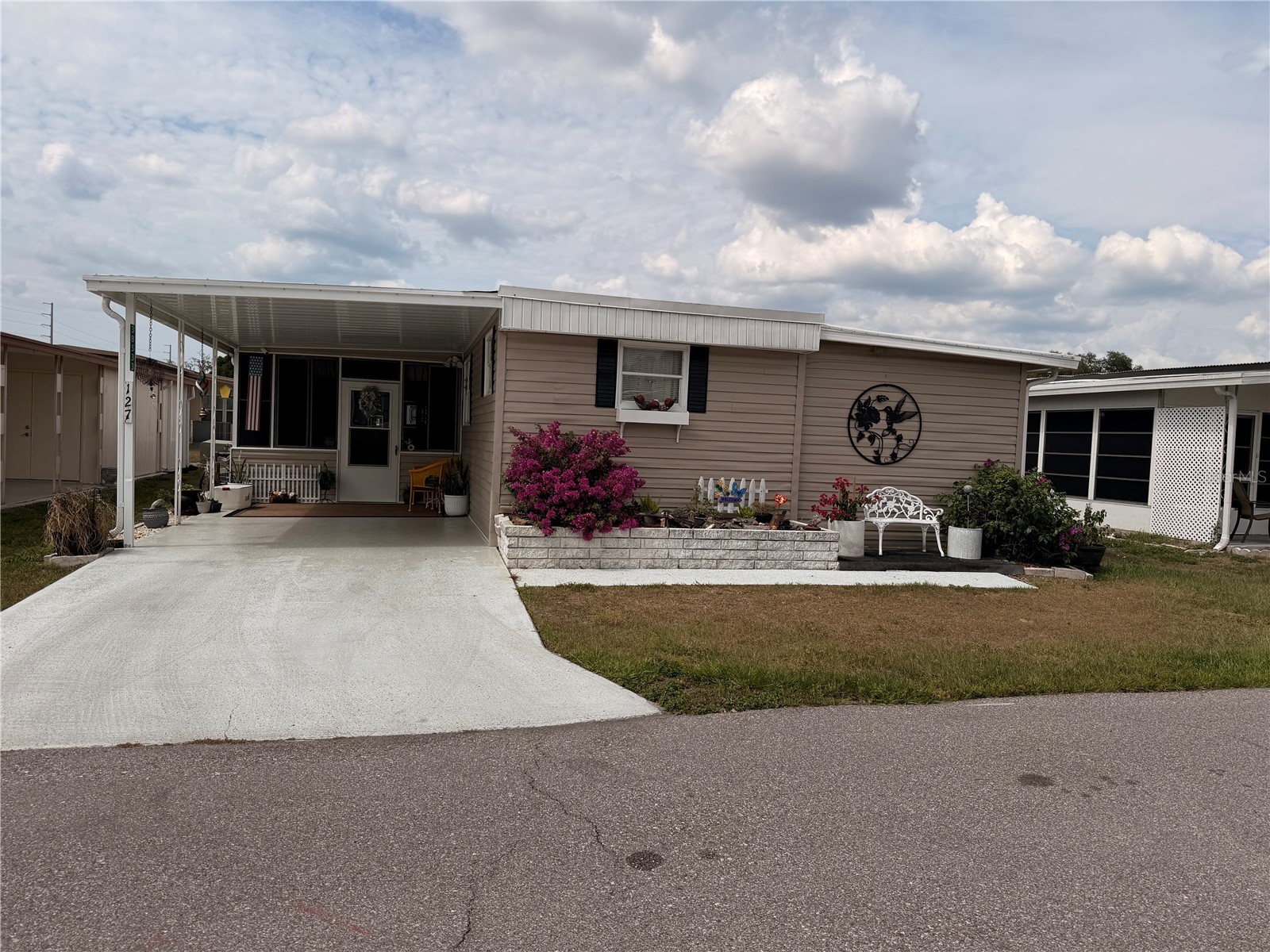 38533 Lansing Avenue Zephyrhills FL 33542 W7886332 image1