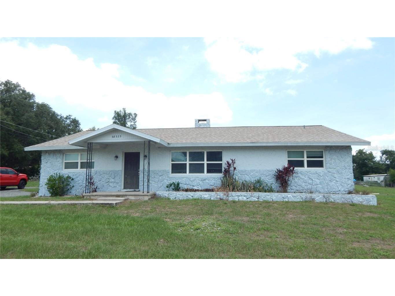 38535 Clinton Avenue Dade City FL 33525 TB8388643 image1