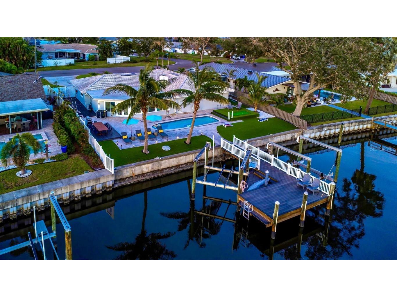 3854 42nd Avenue S Saint Petersburg FL 33711 TB8424845 image1