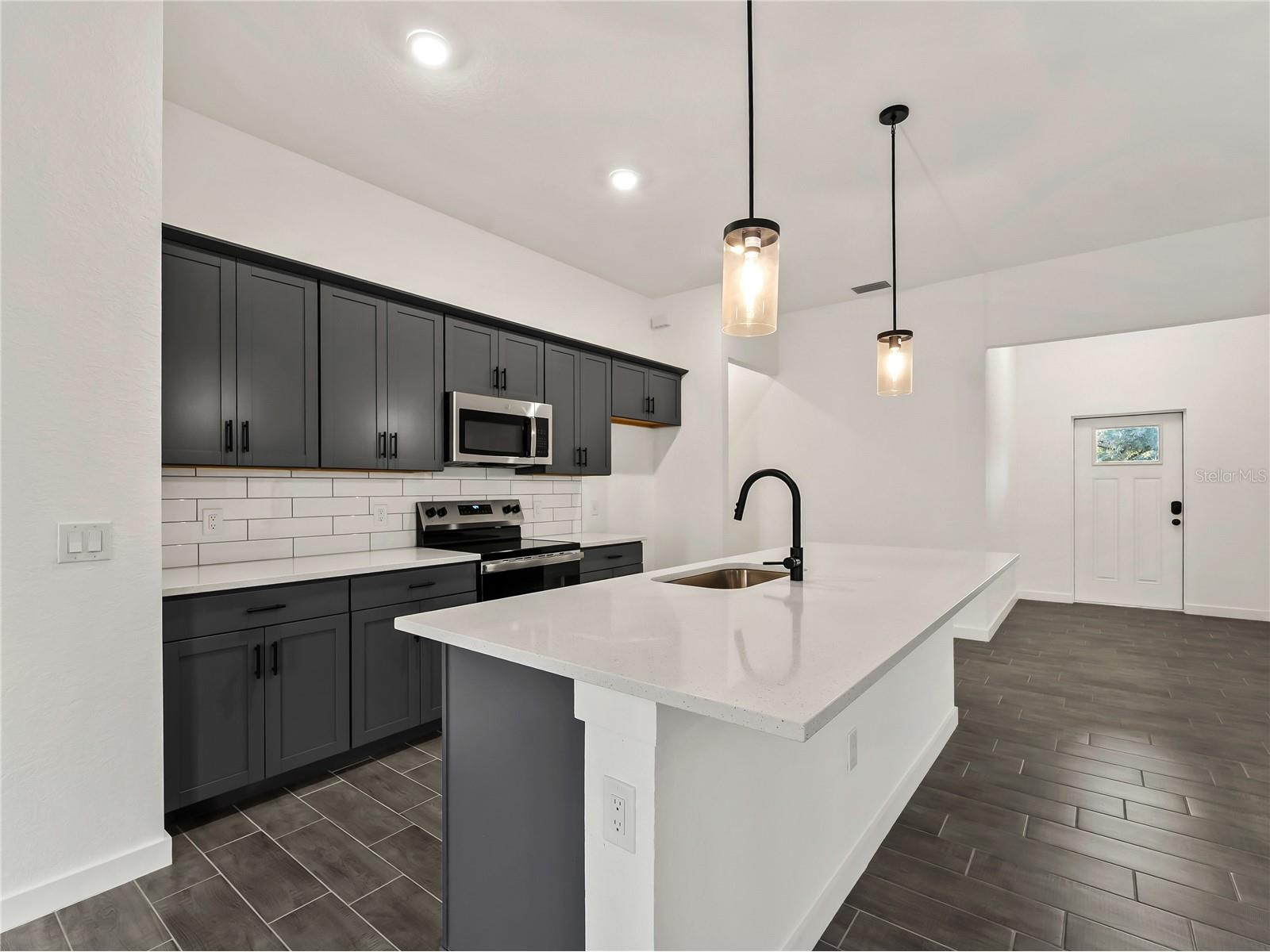3855 Lamarque Avenue North Port FL 34286 C7522719 image4