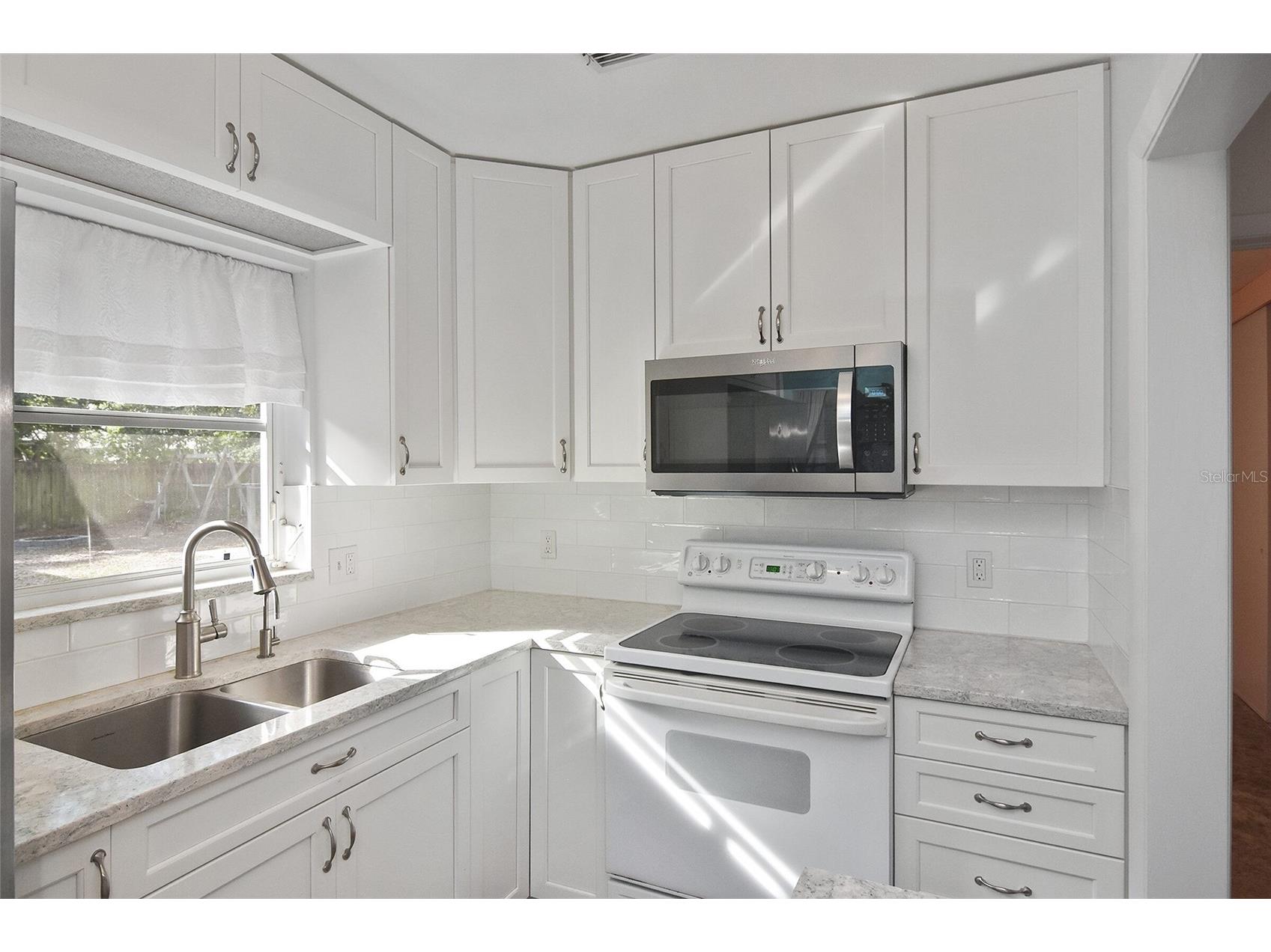 3856 27th Parkway Sarasota FL 34235 A4682653 image12