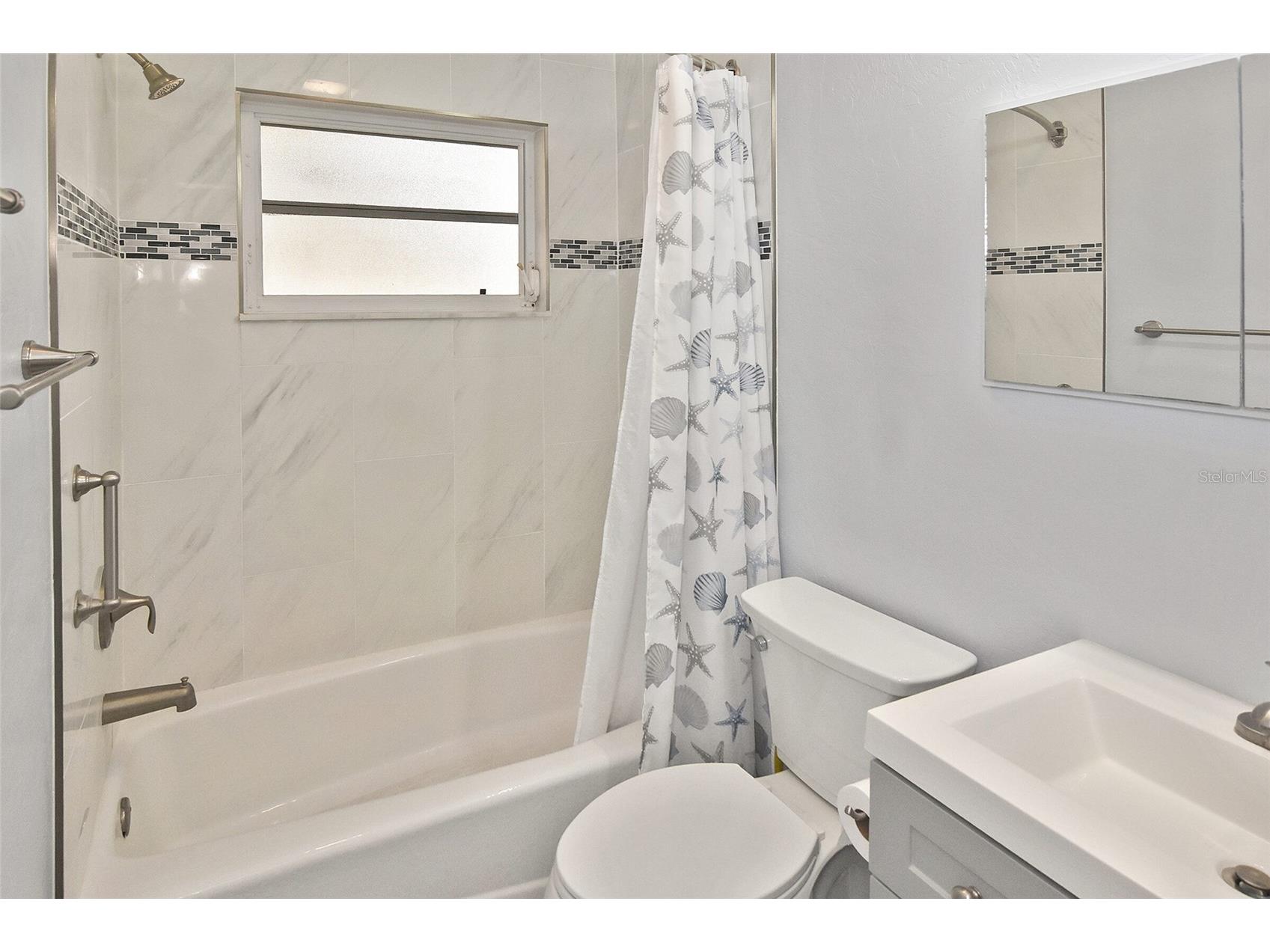 3856 27th Parkway Sarasota FL 34235 A4682653 image29