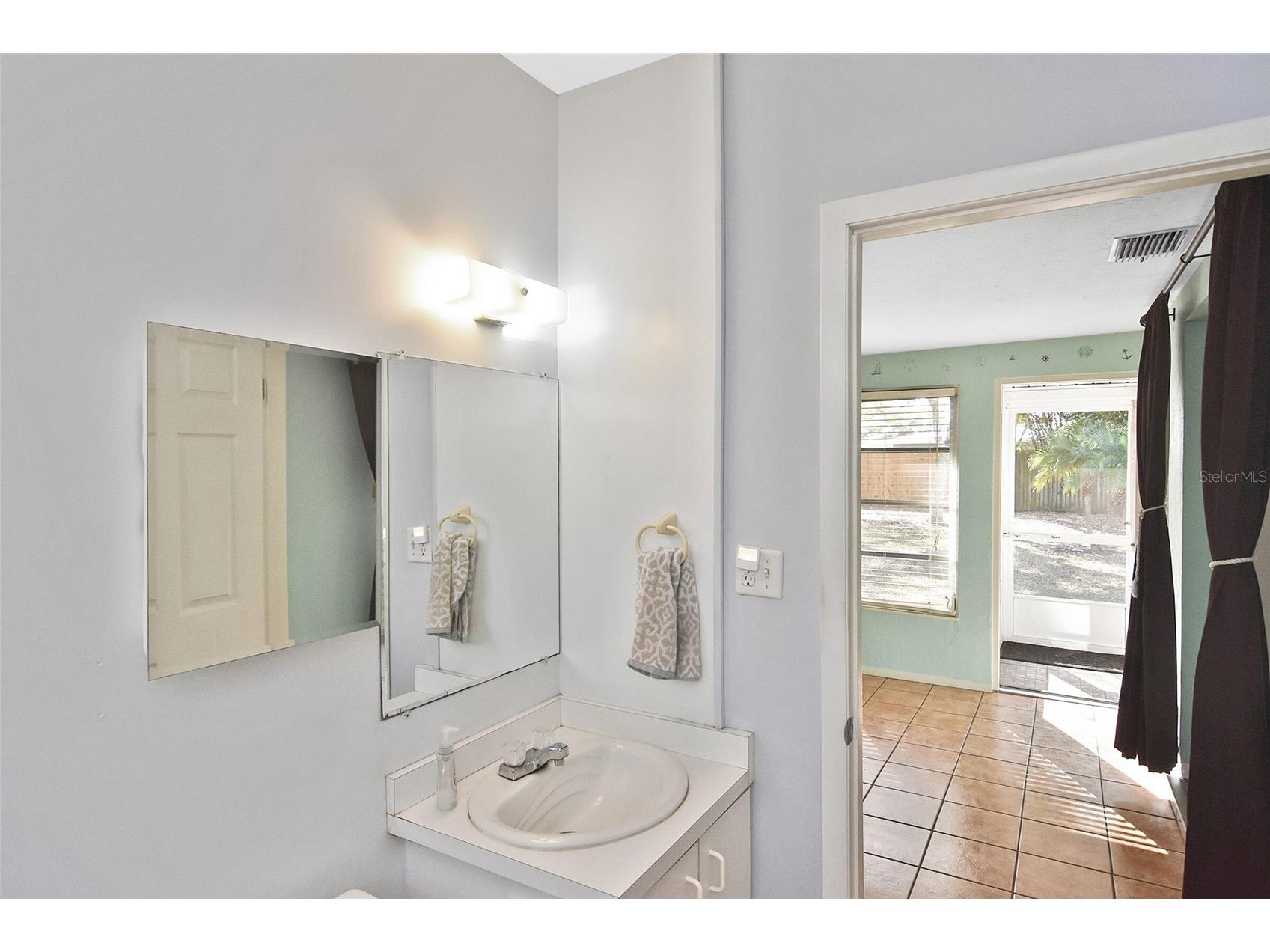 3856 27th Parkway Sarasota FL 34235 A4682653 image31
