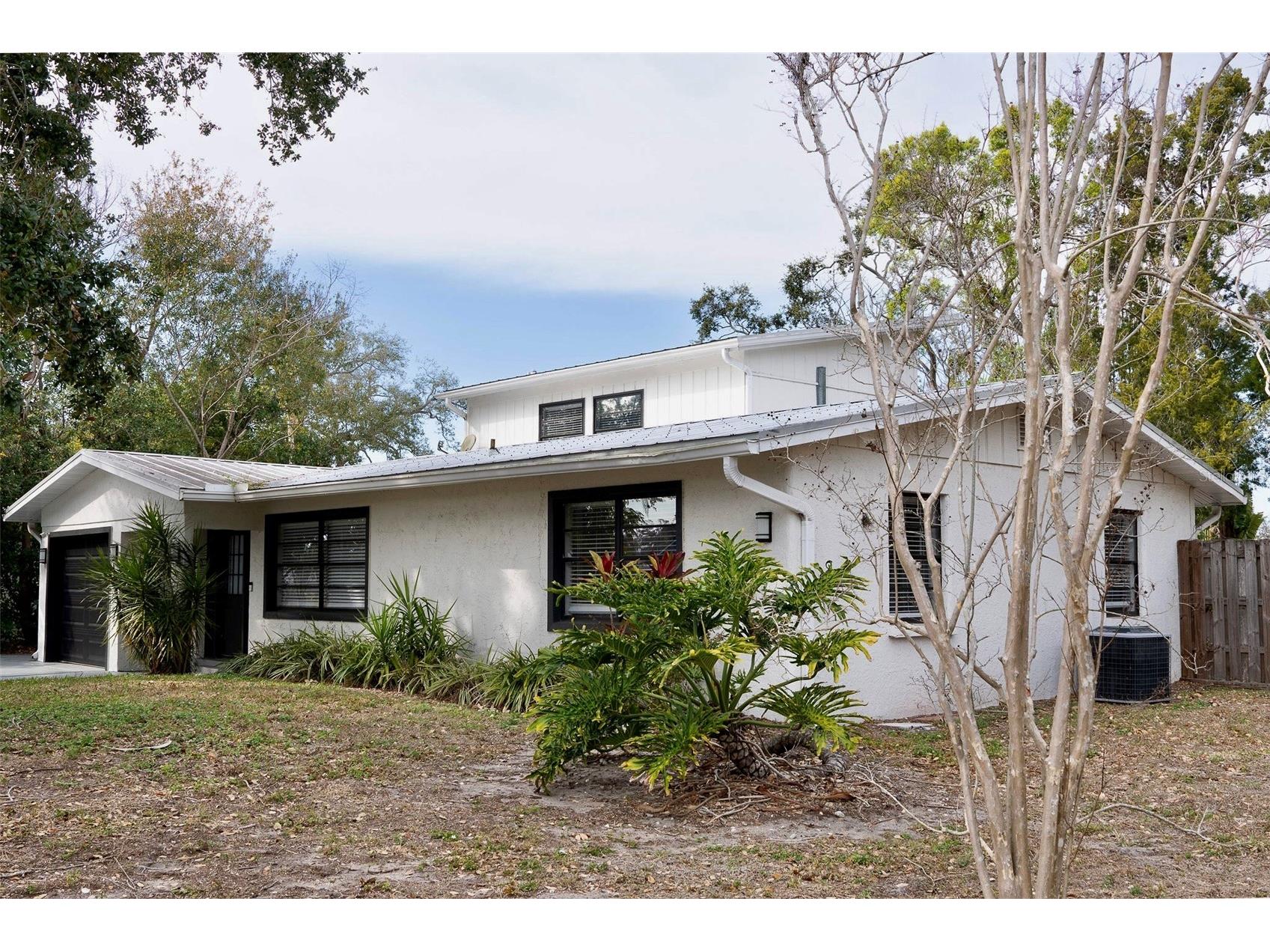 3857 Woodrow Ridge Street Sarasota FL 34233 A4683318 image2