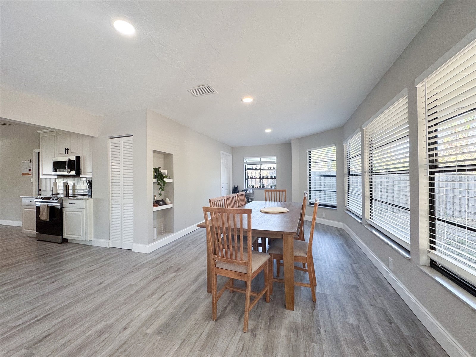 3857 Woodrow Ridge Street Sarasota FL 34233 A4683318 image7