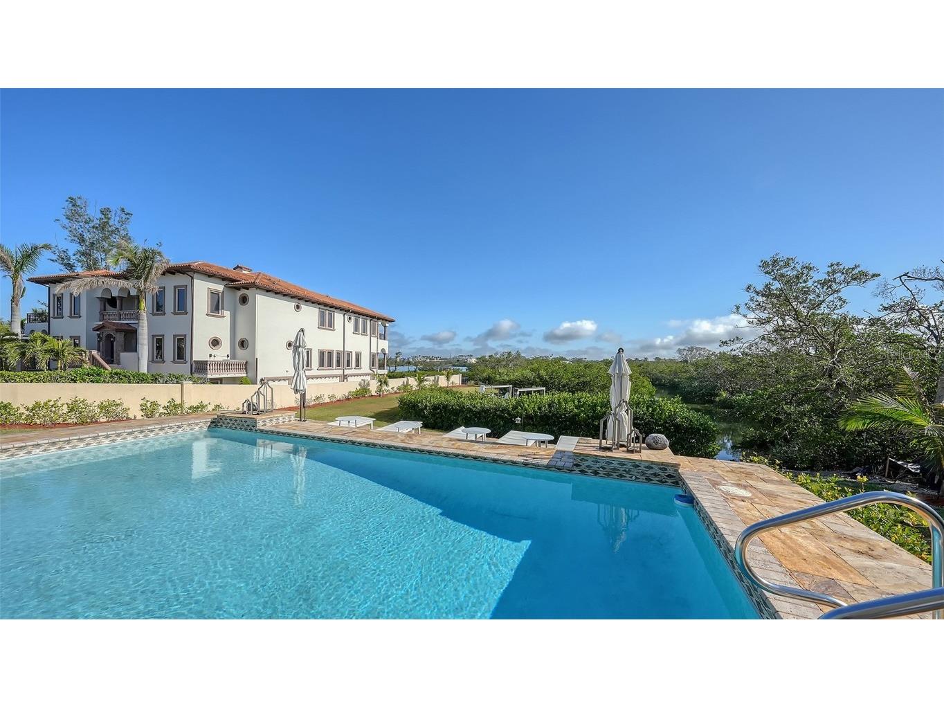 3858 Casey Key Nokomis FL 34275 - INTERCOASTAL WATER WAY ICW A4634966 image1