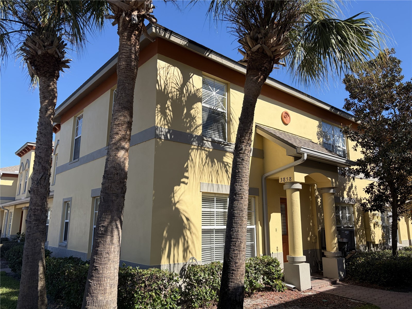 3858 Island Way Saint Petersburg FL 33705 TB8474029 image1