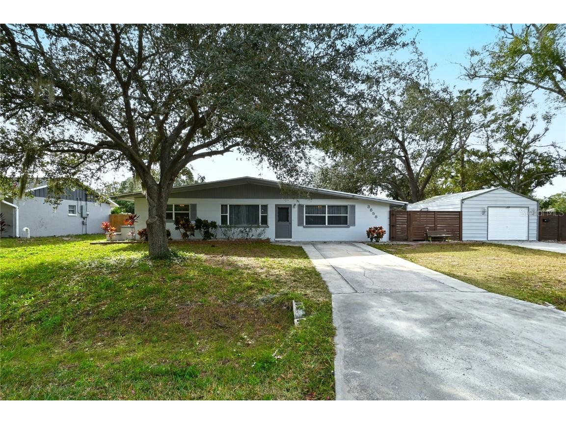 3858 San Luis Drive Sarasota FL 34235 A4593828 image1
