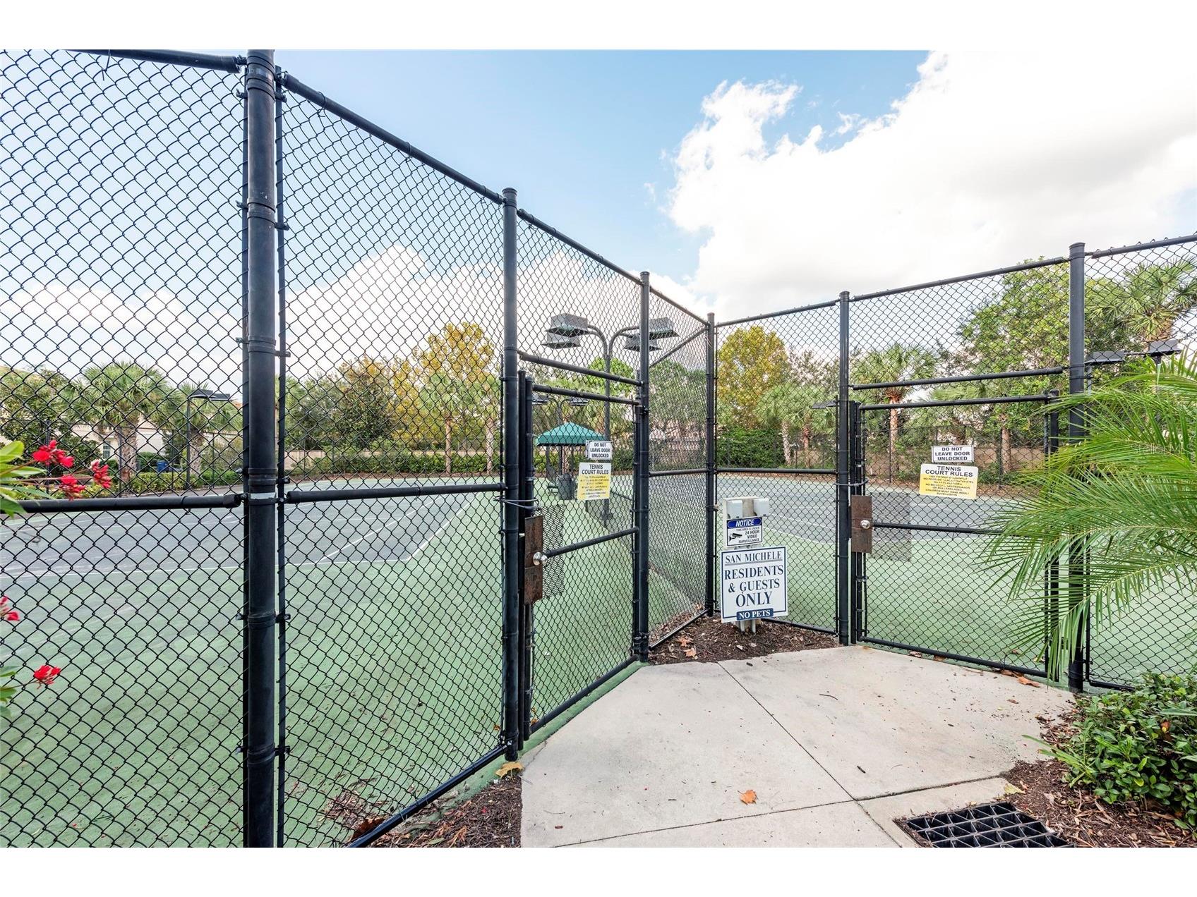 3860 82nd Avenue Circle E #101 Sarasota FL 34243 A4693400 image26