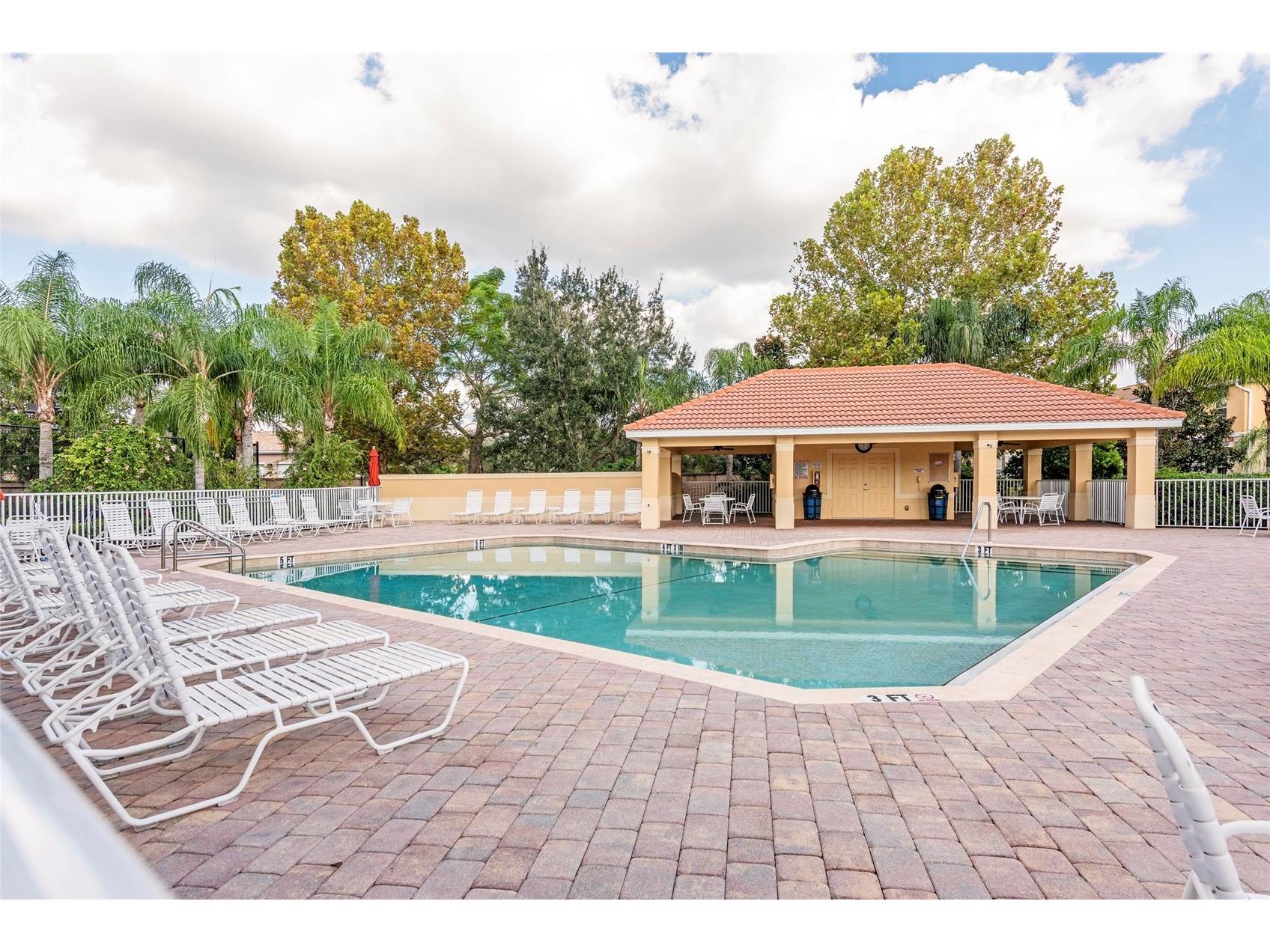 3860 82nd Avenue Circle E #101 Sarasota FL 34243 A4693400 image28