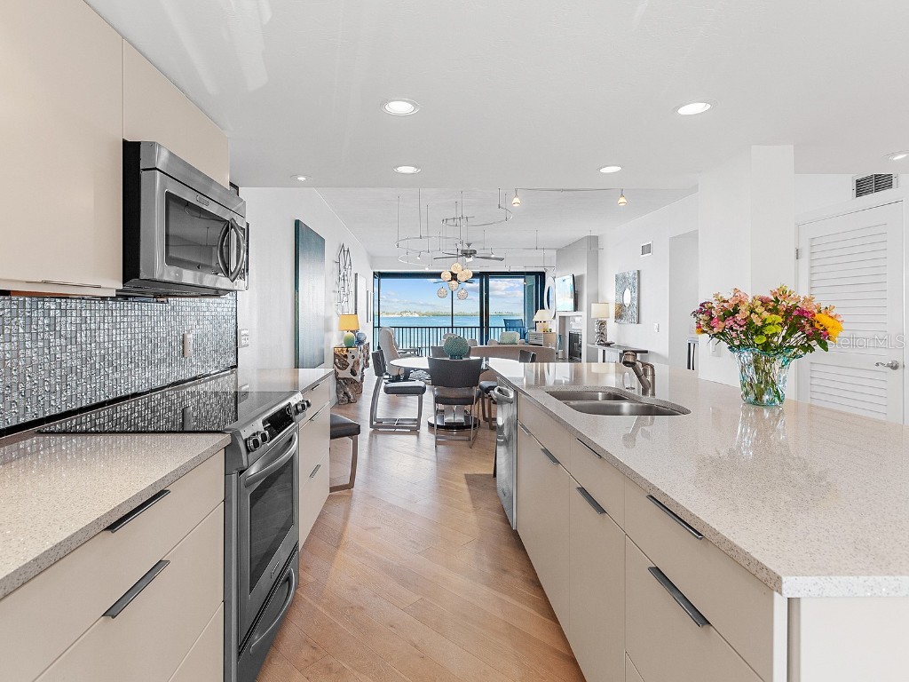 3860 Mariners Way #413 Cortez FL 34215 A4671239 image7