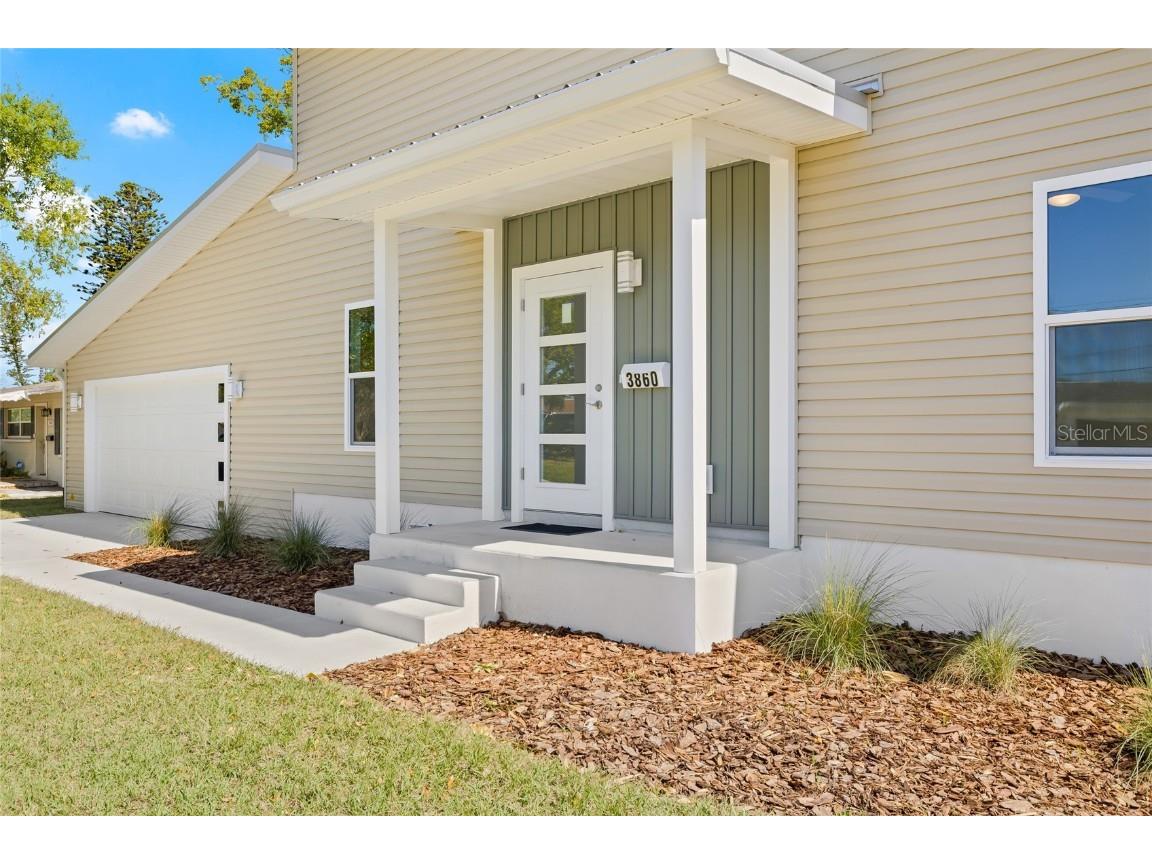 3860 Whiting Drive SE Saint Petersburg FL 33705 TB8361985 image1