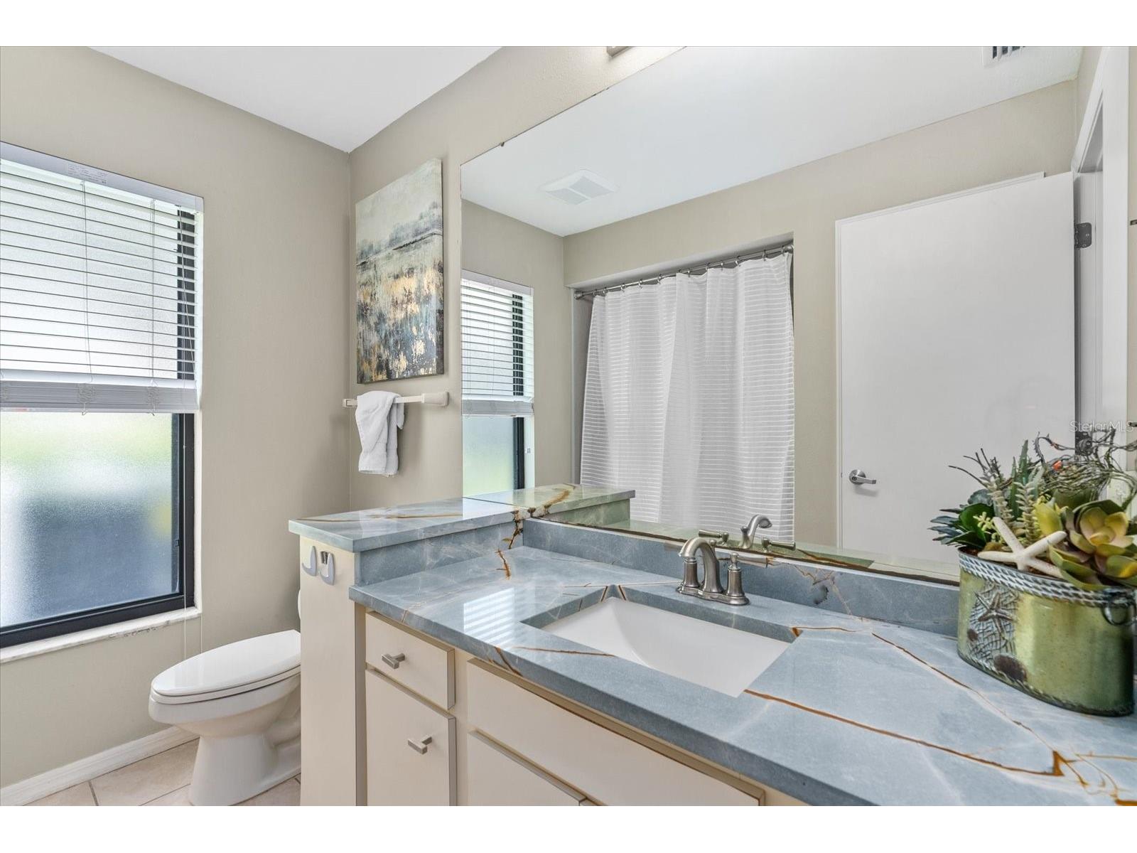 3862 Wilshire Circle W #107 Sarasota FL 34238 A4688140 image24
