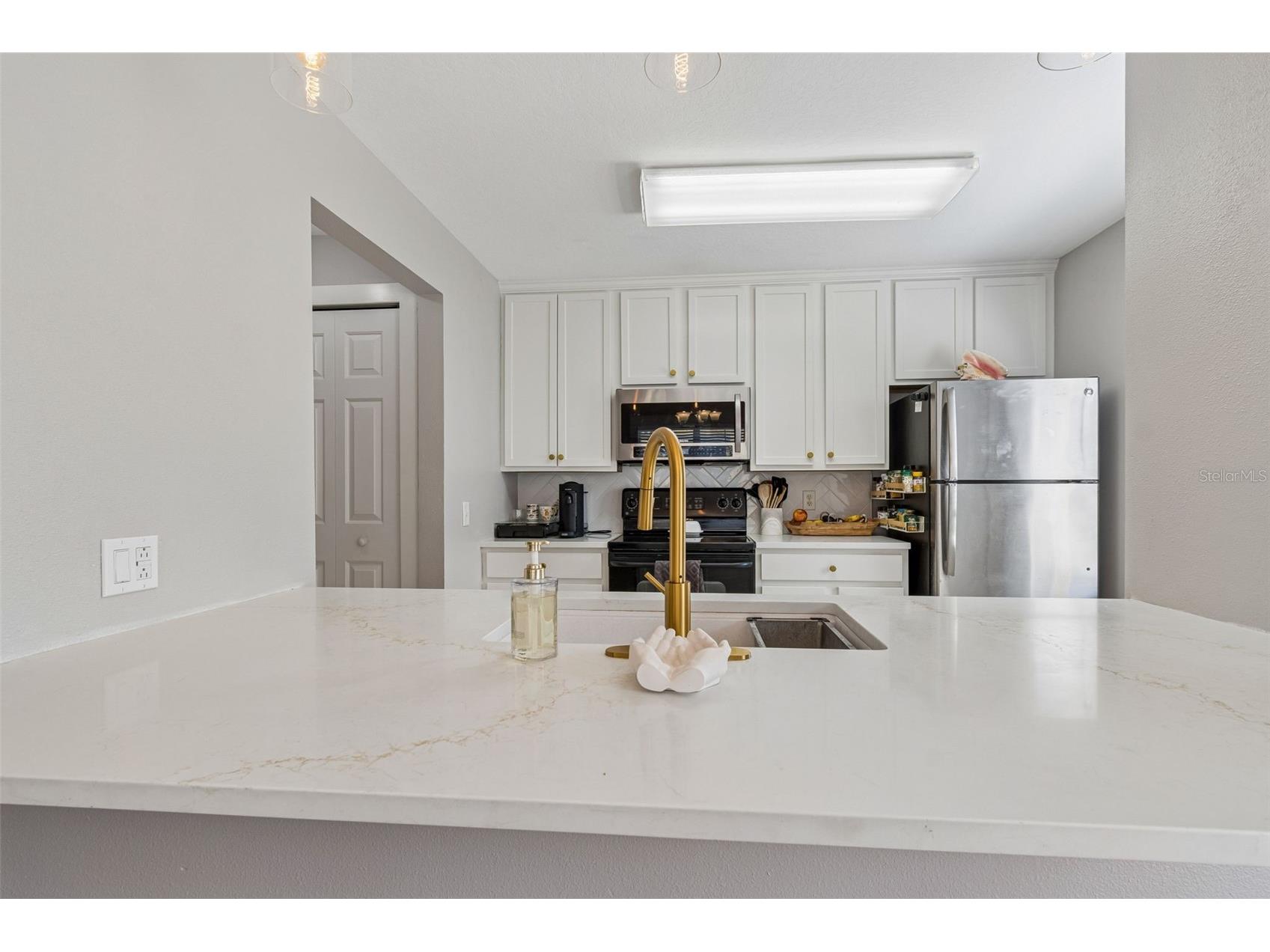 3863 Island Way Saint Petersburg FL 33705 TB8500294 image14