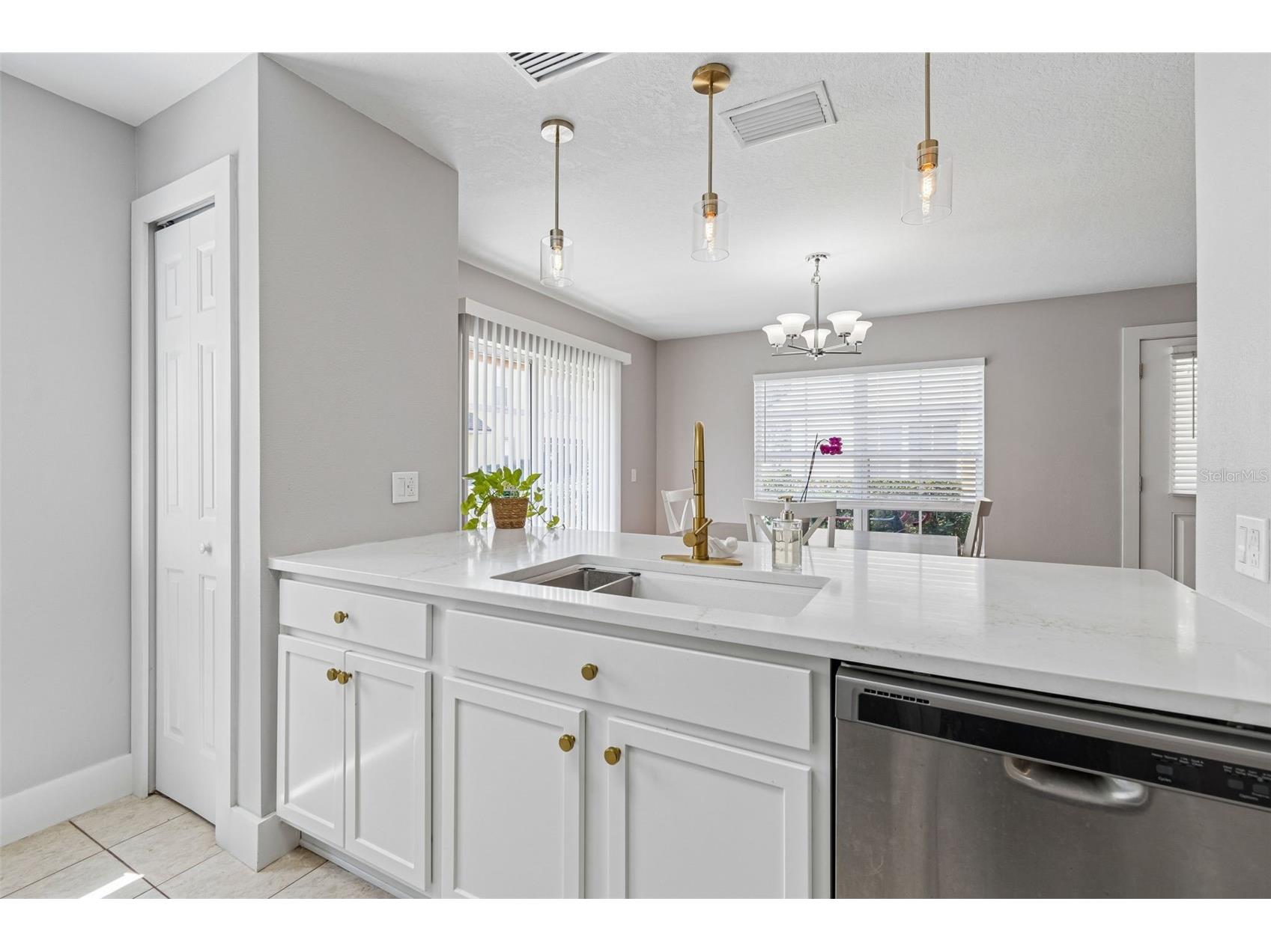 3863 Island Way Saint Petersburg FL 33705 TB8500294 image15